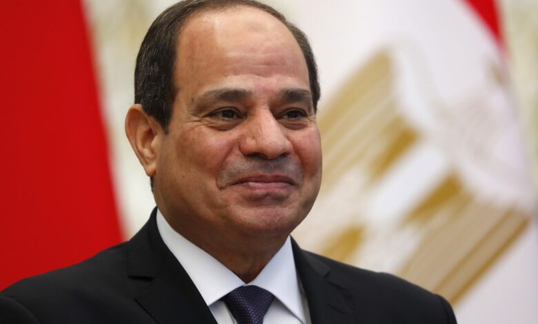 الرئيس السيسي يطلع على مؤشرات الاقتصاد والإصلاحات والتدابير الاقتصادية الرئيس السيسي يطلع على مؤشرات الاقتصاد والإصلاحات والتدابير الاقتصادية