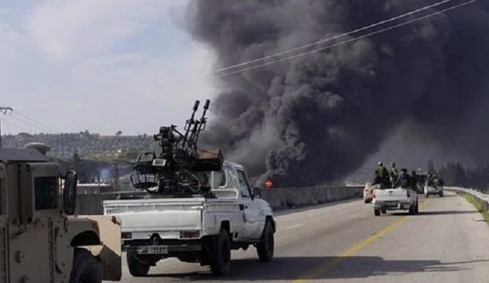 سوريا فوق صفيح ساخن.. تفاصيل احتجاجات الساحل وتفجير مسجد الإمام علي بحمص سوريا فوق صفيح ساخن.. تفاصيل احتجاجات الساحل وتفجير مسجد الإمام علي بحمص