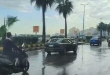 عروس المتوسط في قبضة “الفيضة الصغرى”.. شتاء الإسكندرية يبدأ عزفه المنفرد بأمطار خفيفة وأجواء ساحرة!