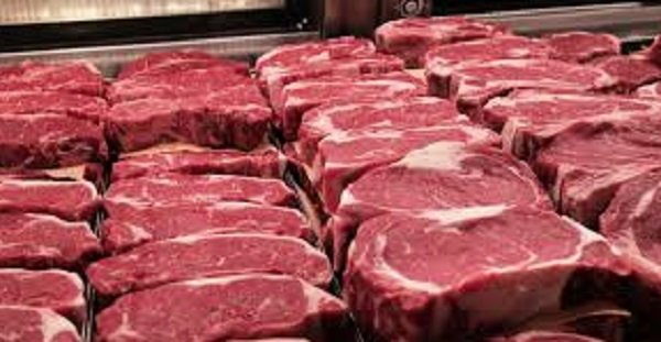 وزير الزراعة يفتح النار: “أي لحم بأقل من 200 جنيه هو سم قاتل”! وزير الزراعة يفتح النار: “أي لحم بأقل من 200 جنيه هو سم قاتل”!