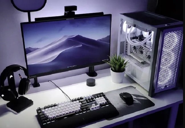 كيف تصمم مكتبك الاحترافي في زاوية منسية؟