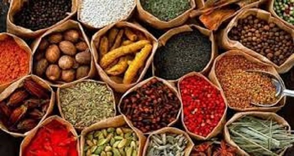 فوائد الأعشاب الطبيعية لعلاج مشاكل الهضم